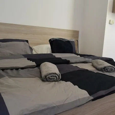 22nd Uprising Square Apartment *